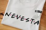 Nevesta - Dámske bavlnené tričko s ružovými bodkami – Obrázok 3