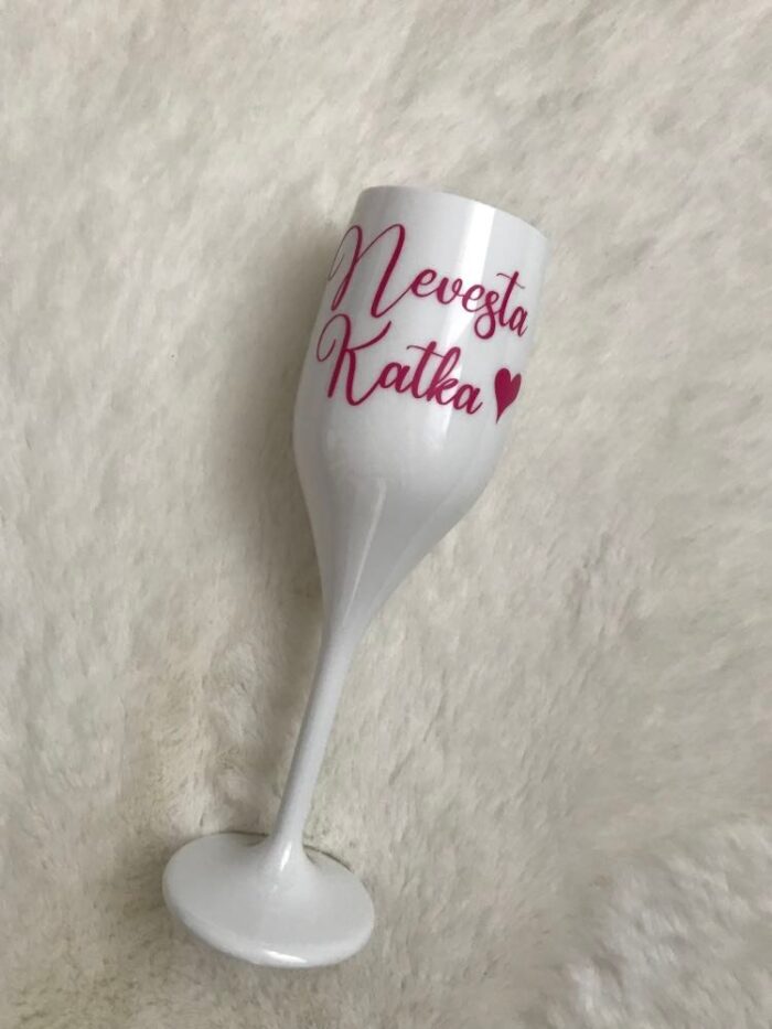 Plastový pohár na šampanské pre nevestu a družičky