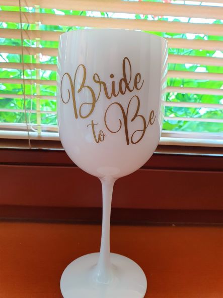 Plastový pohár v štýle MOËT na víno - Bride to Be