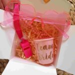 Darčekový box pre družičku alebo nevestu - mini box so srdiečkovými okuliarmi