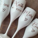 Plastový pohár na šampanské - variant nevesta a prázdne srdiečko