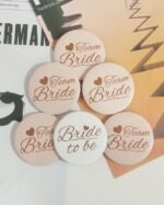 Set odznakov Team Bride - béžové